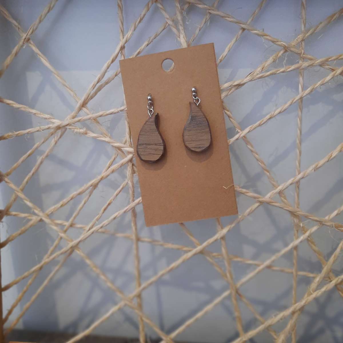 Boucles d’oreilles Goutte d’Eau Grise en Bois