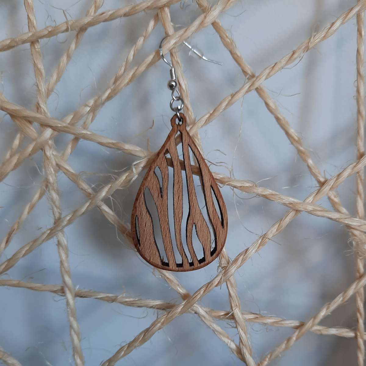 Boucles d'Oreilles en Bois Goutte Ajourée