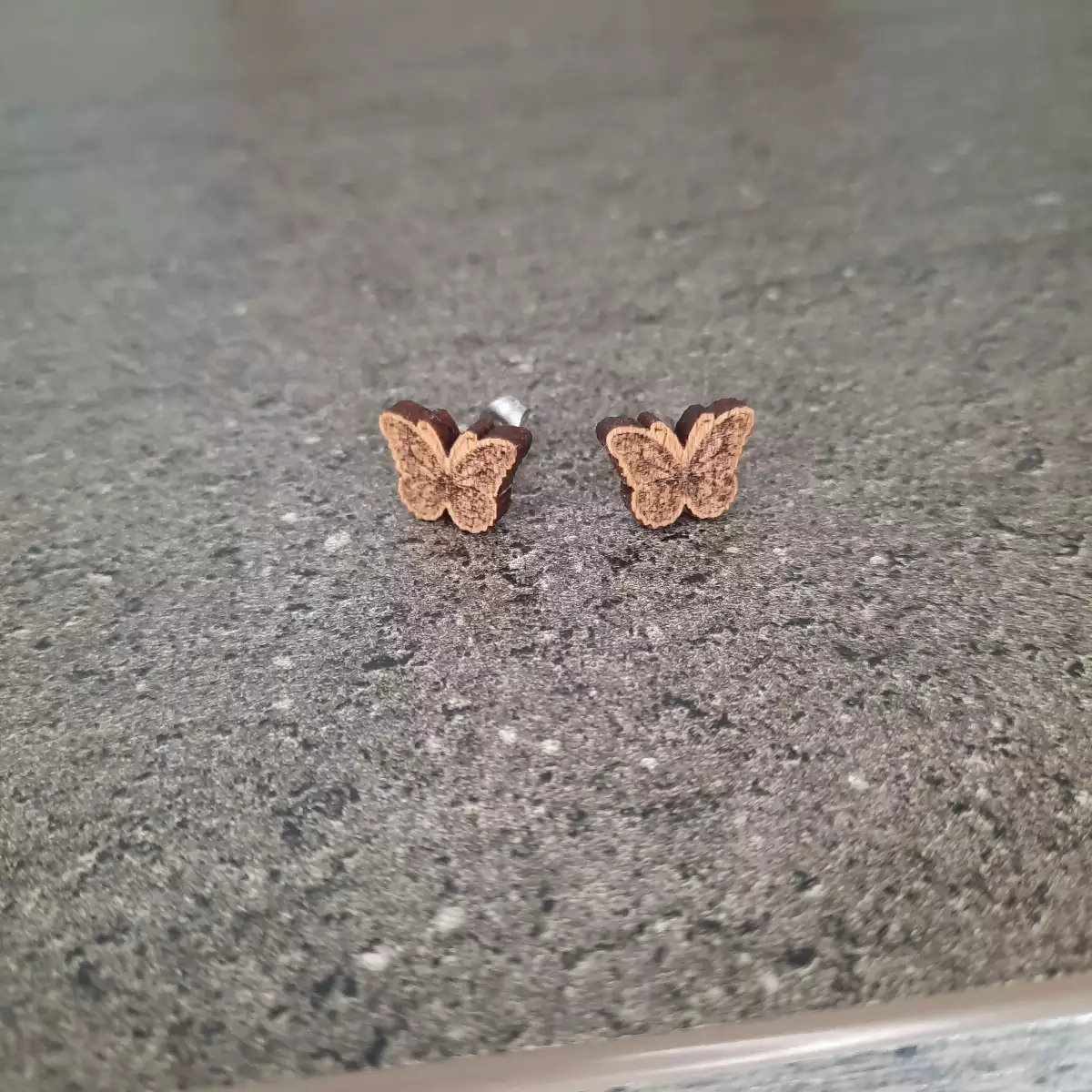 Puces d'Oreilles Papillon en Bois